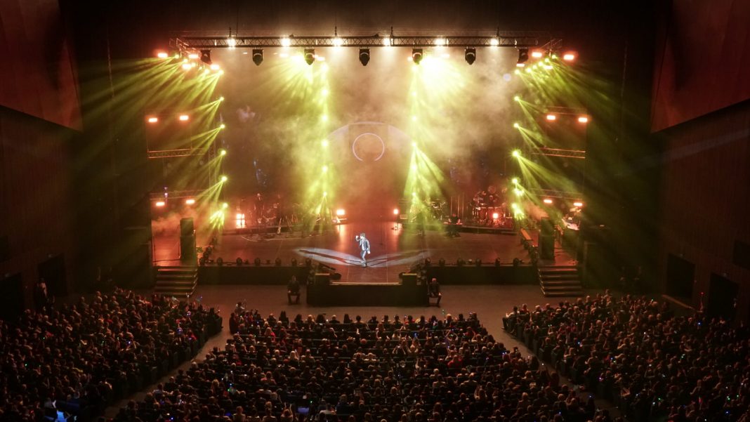 Performance by Dimash Kudaibergen in Ekaterinburg