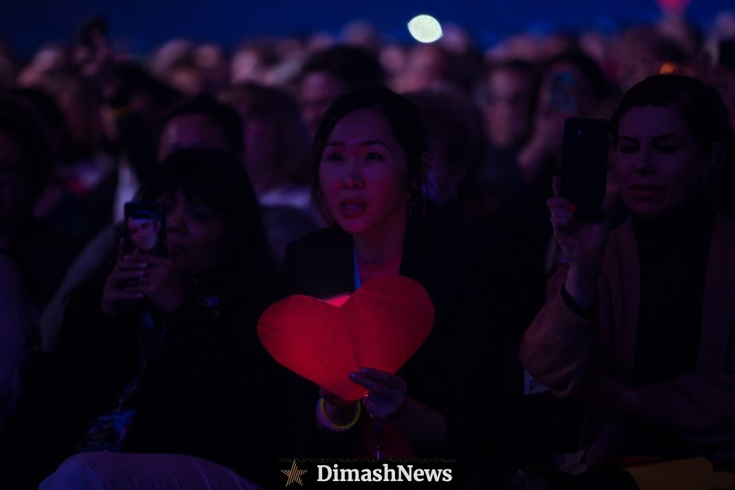 Dimash touched the hearts of Kyiv fans, singing in Ukrainian language