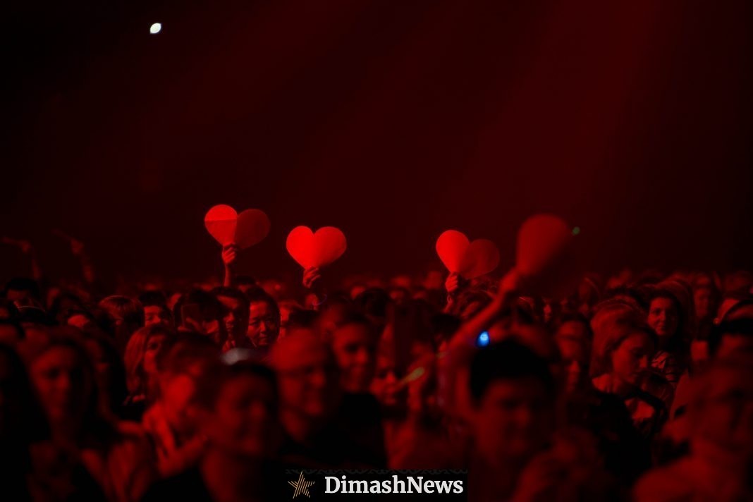 Dimash touched the hearts of Kyiv fans, singing in Ukrainian language