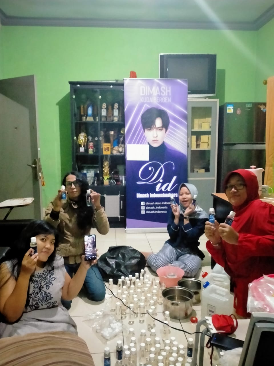 Dimash's Fan Club in Indonesia distributes antiseptics to help people fight coronavirus