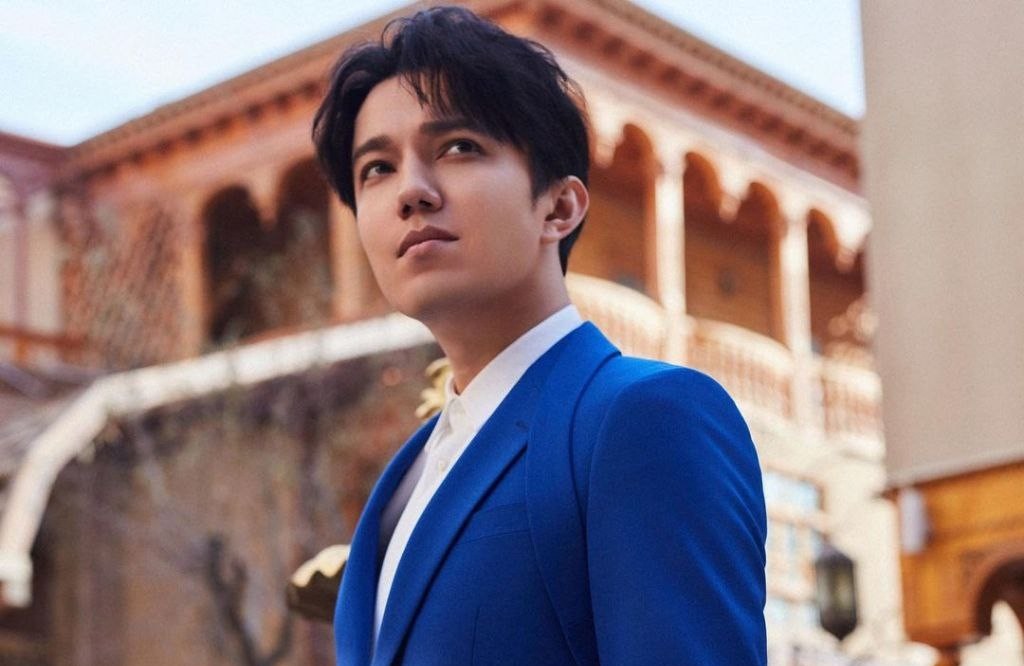 on-the-eve-of-the-chinese-new-year-dimash-performed-on-the-main-tv