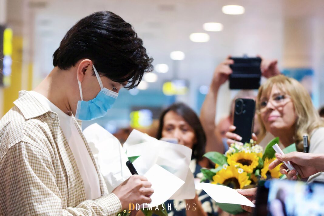 Kazakh Song at a Spanish Airport – Fans Welcome Dimash in Barcelona