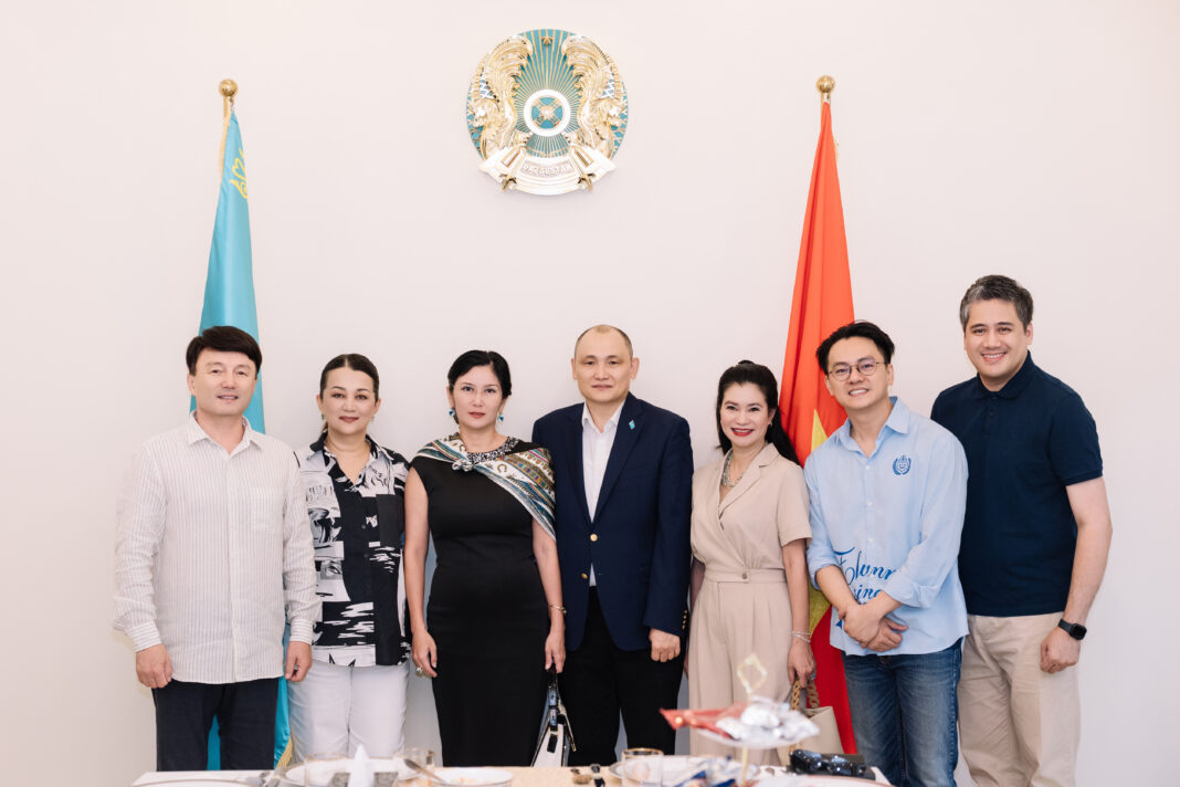 Dimash Visits the Embassy of the Republic of Kazakhstan in Vietnam