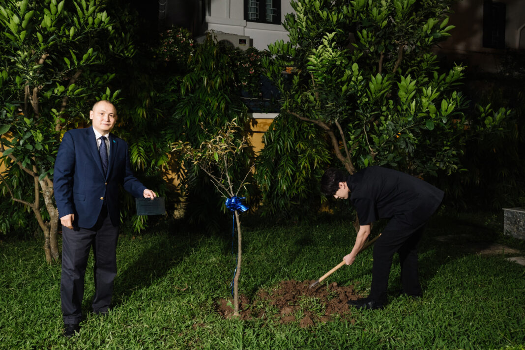 Dimash Visits the Embassy of the Republic of Kazakhstan in Vietnam
