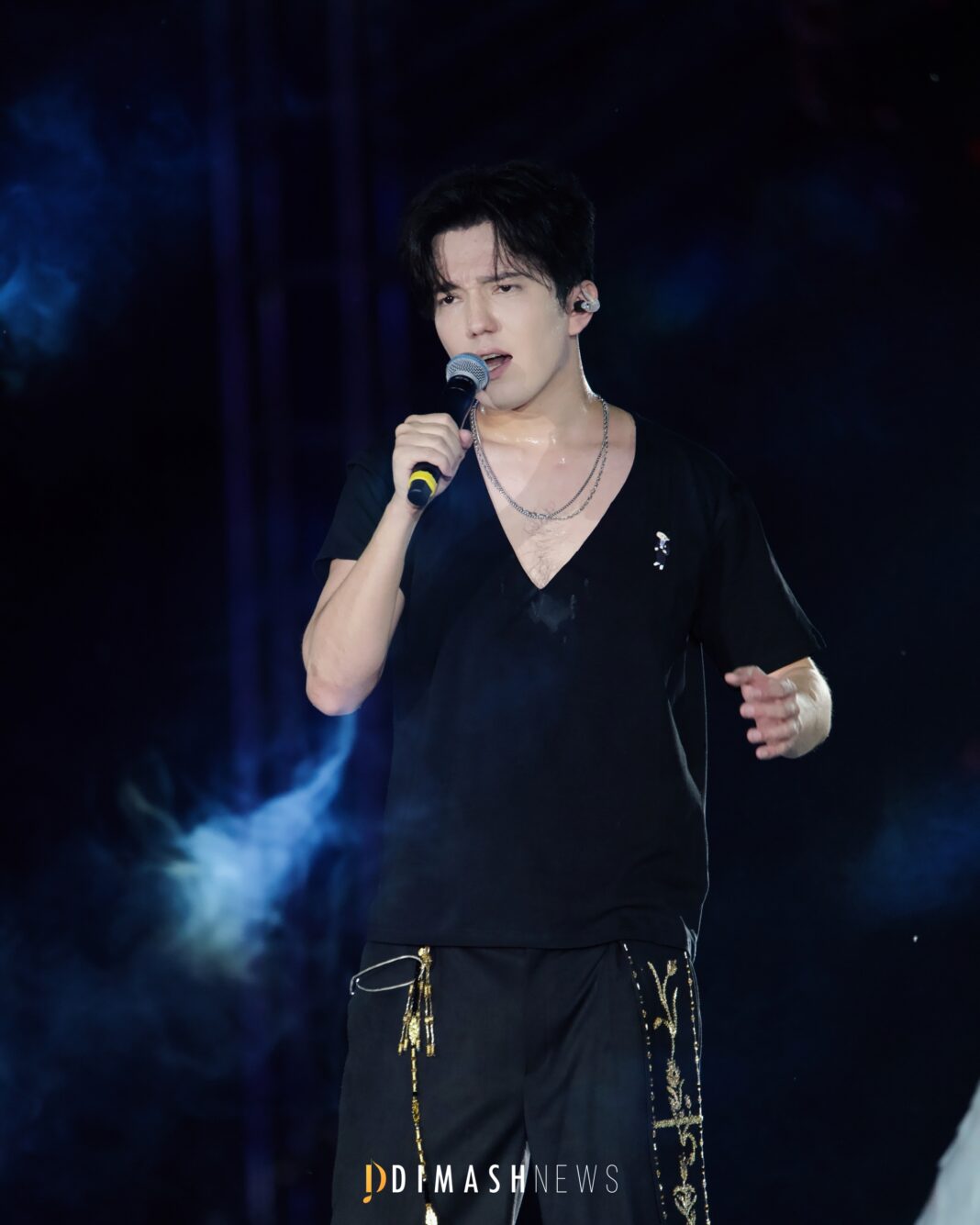 Dimash Qudaibergen Performs as Special Guest at “Meikin Asia” Festival