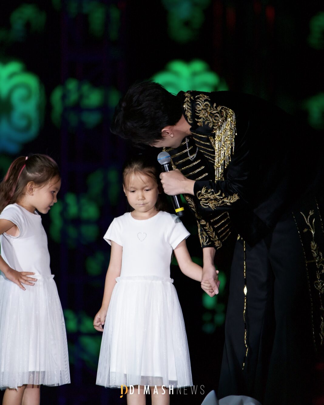 Dimash Qudaibergen Performs as Special Guest at “Meikin Asia” Festival