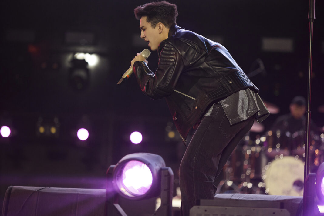 Dimash Qudaibergen Performs at the “Nalati Music Festival” in China