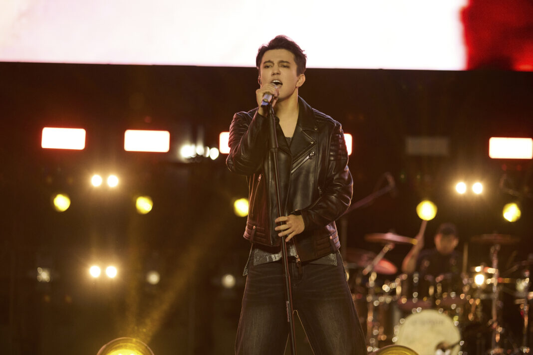 Dimash Qudaibergen Performs at the “Nalati Music Festival” in China