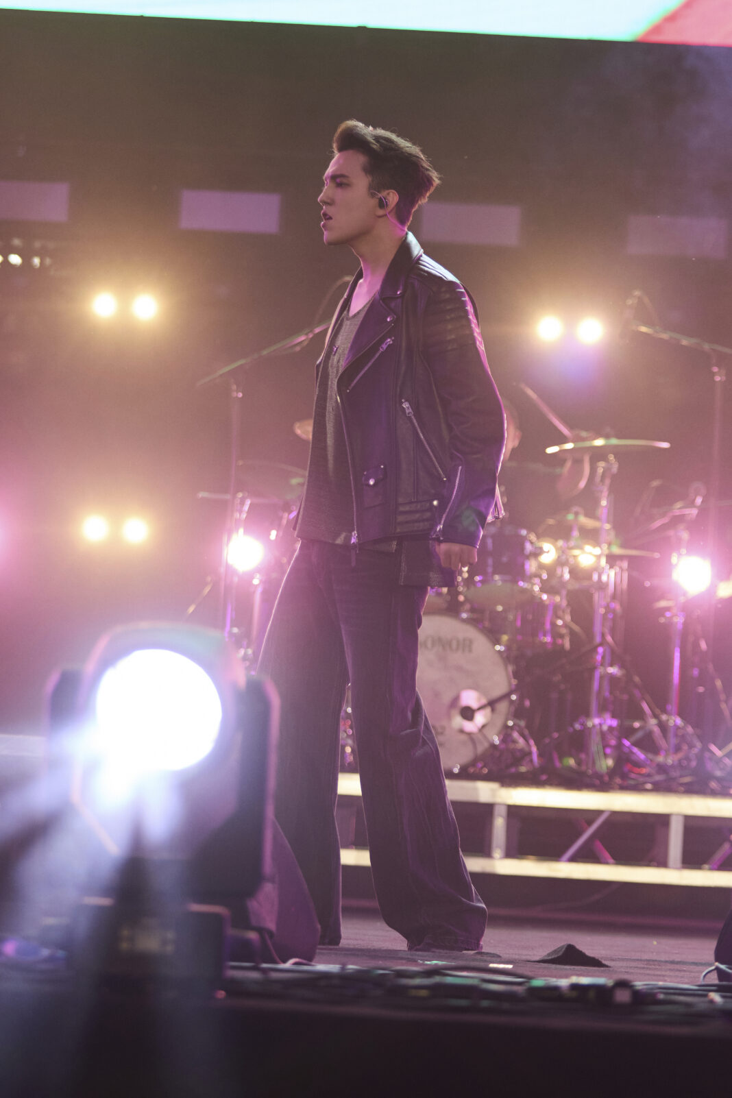 Dimash Qudaibergen Performs at the “Nalati Music Festival” in China