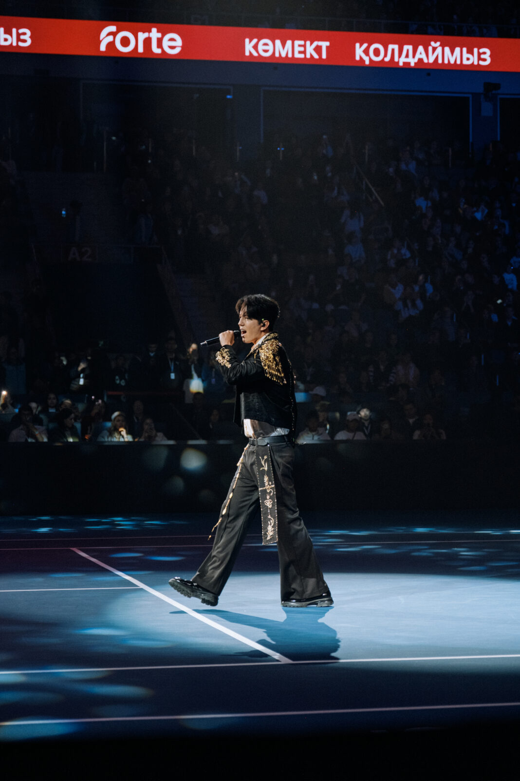 Dimash Qudaibergen Premieres a New Song at Almaty Open ATP 250
