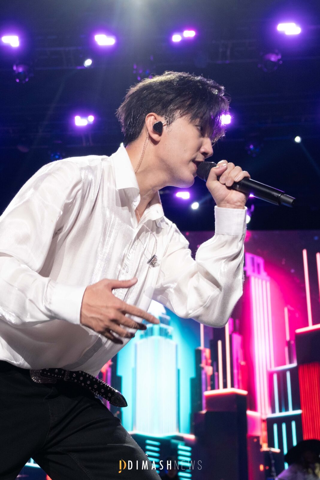 “Stranger” concert, New York (October 5, 2025)