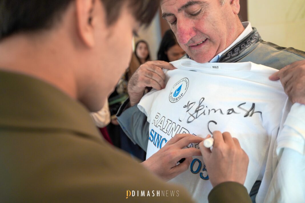 Dimash Qudaibergen Meets with the Embassy of Kazakhstan in Mexico