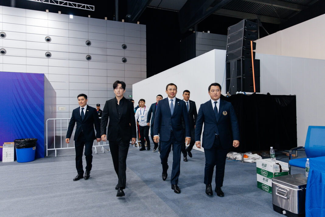 Dimash Qudaibergen and Gennadiy Golovkin support Team Kazakhstan at the World Taekwondo Championships in China Dimash Qudaibergen and Gennadiy Golovkin support Team Kazakhstan at the World Taekwondo Championships in China