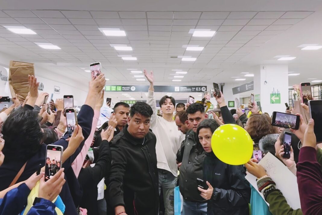 A Warm Welcome at the Airport – Dimash Arrives in Mexico