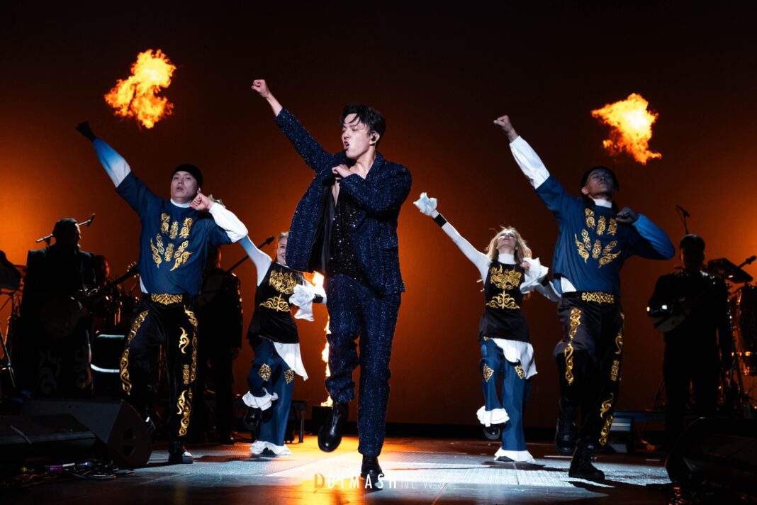 “Stranger” concert, New York (October 5, 2025)