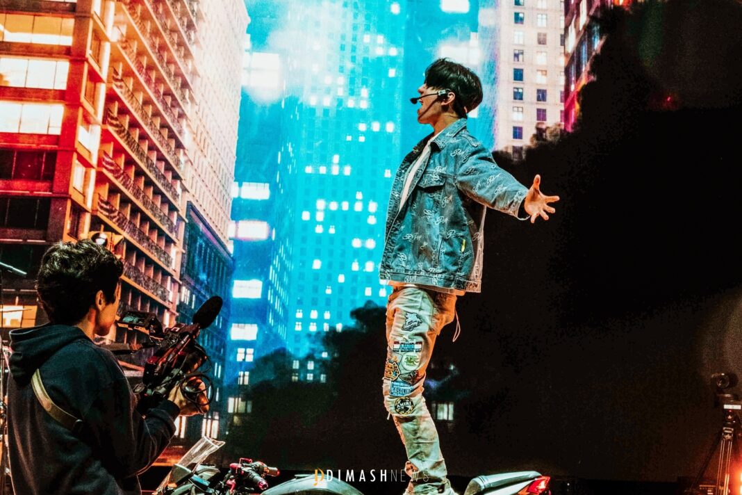 “Stranger” backstage, New York (October 5, 2025)