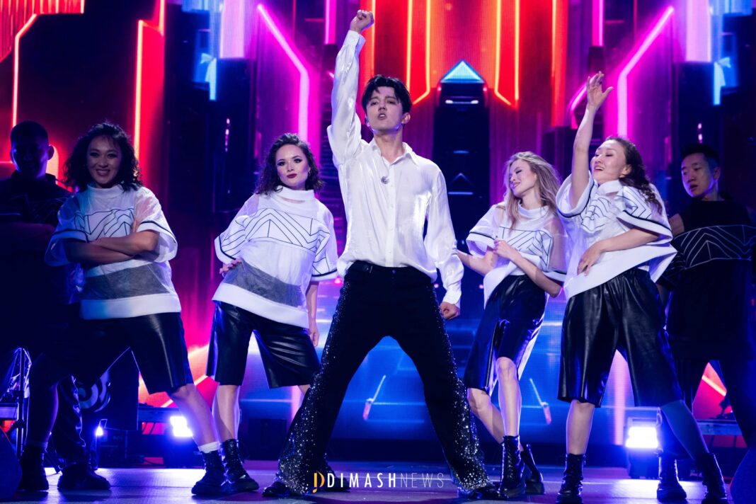 “Stranger” concert, New York (October 5, 2025)