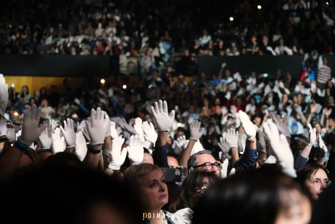 “We Are Choosing Life”: Dimash Qudaibergen Fans Held a Special Campaign at His Concert in Barcelona