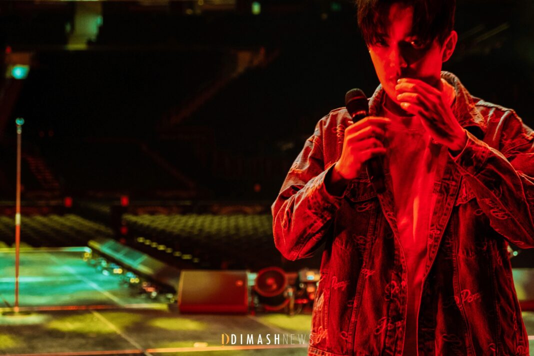 “Stranger” backstage, New York (October 5, 2025)