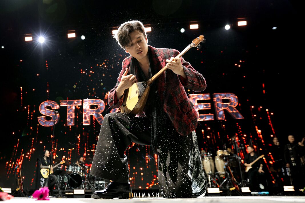 “Stranger” concert, London (November 12, 2025)