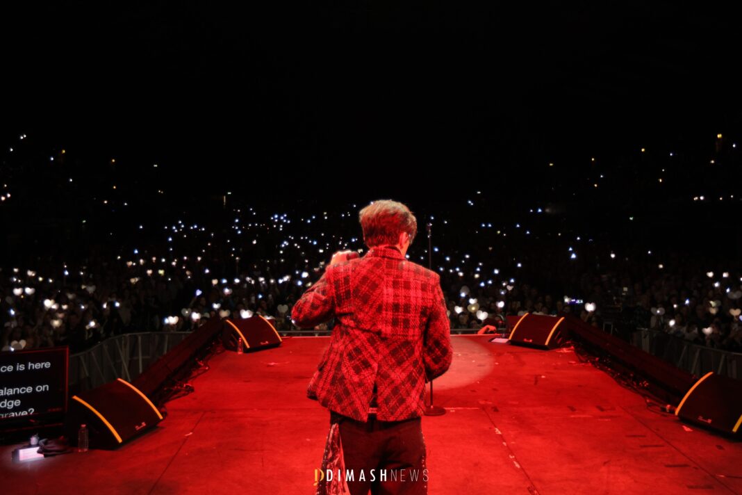 “Stranger” concert, London (November 12, 2025)