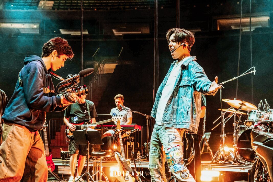 “Stranger” backstage, New York (October 5, 2025)