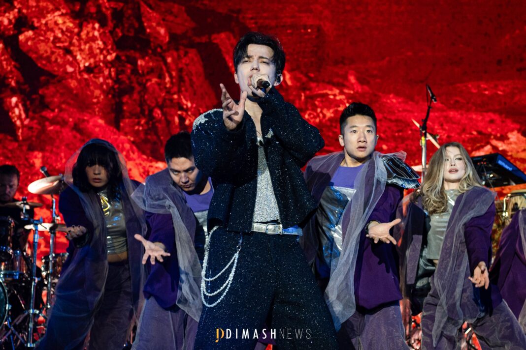 “Stranger” concert, Barcelona (November 8, 2025)