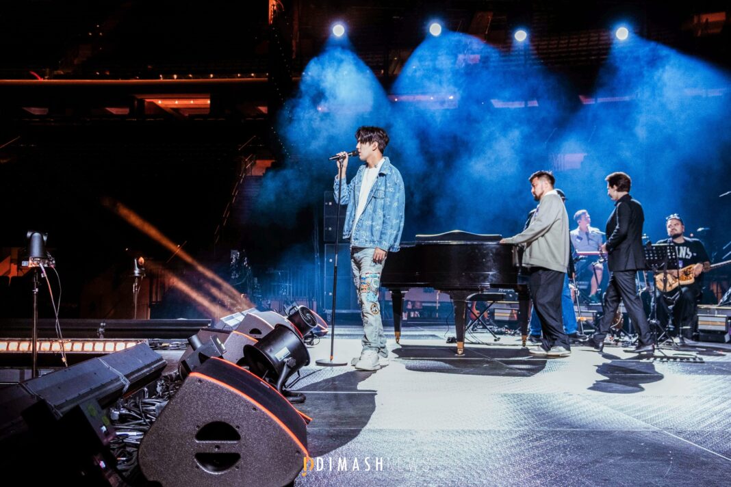 “Stranger” backstage, New York (October 5, 2025)