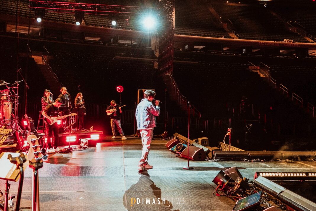 “Stranger” backstage, New York (October 5, 2025)