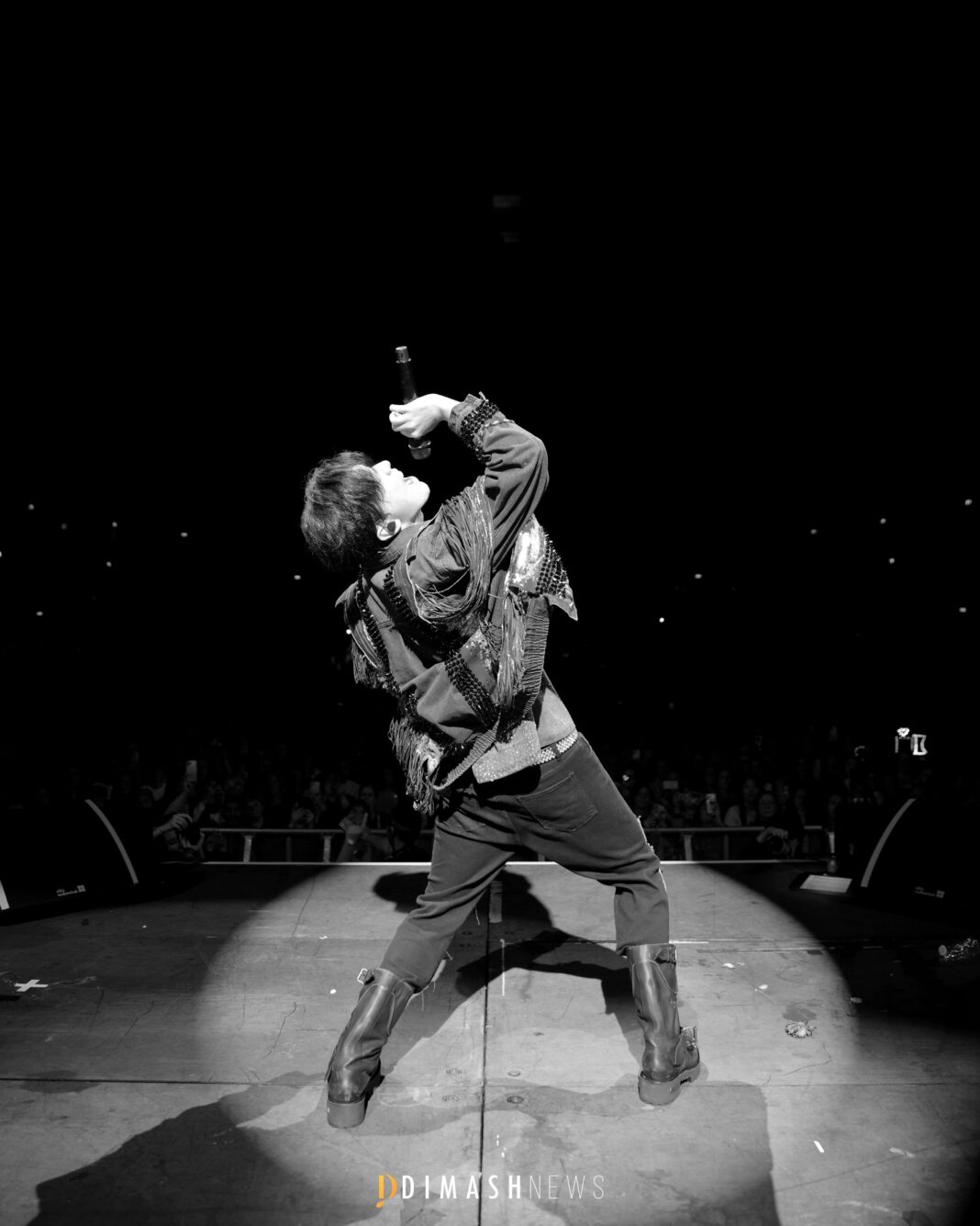 “Stranger” concert, London (November 12, 2025)