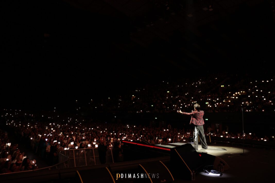 “Stranger” concert, London (November 12, 2025)