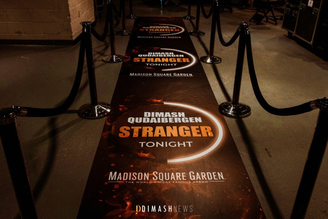 “Stranger” backstage, New York (October 5, 2025)