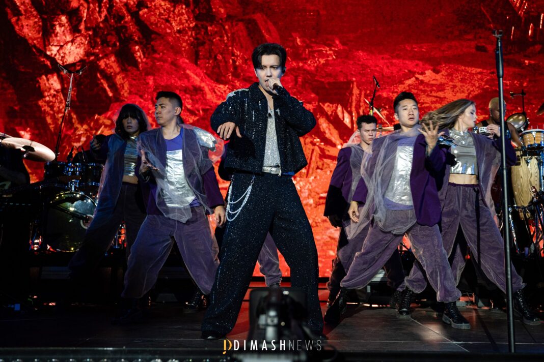 “Stranger” concert, Barcelona (November 8, 2025)