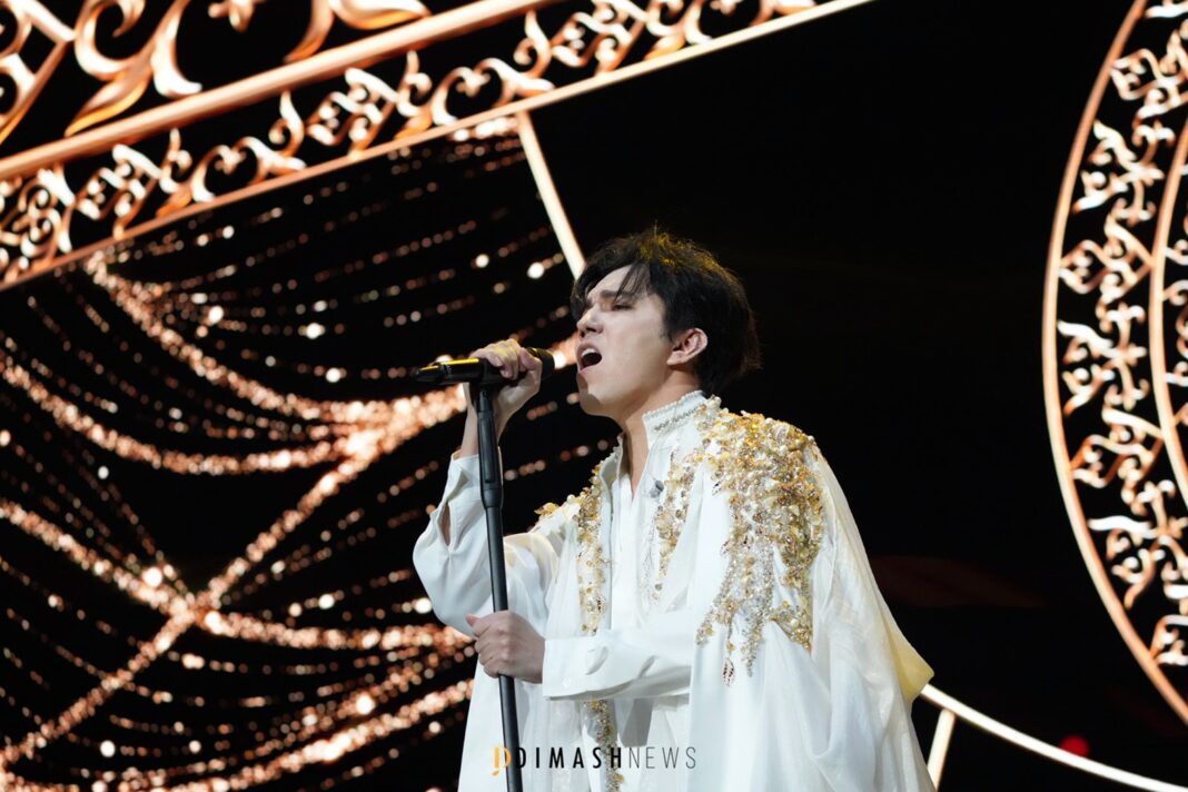 “Stranger” concert, Barcelona (November 8, 2025)