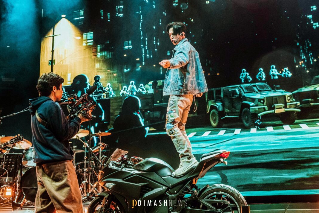 “Stranger” backstage, New York (October 5, 2025)