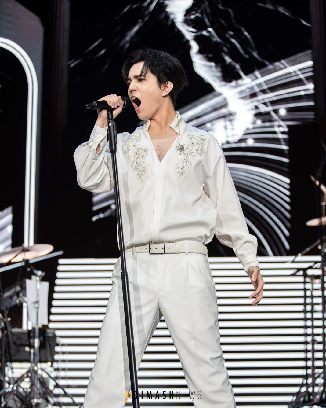 “Stranger” concert, Barcelona (November 8, 2025)