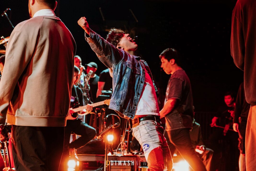 “Stranger” backstage, New York (October 5, 2025)