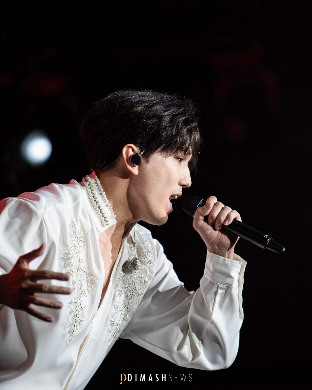 “Stranger” concert, Barcelona (November 8, 2025)