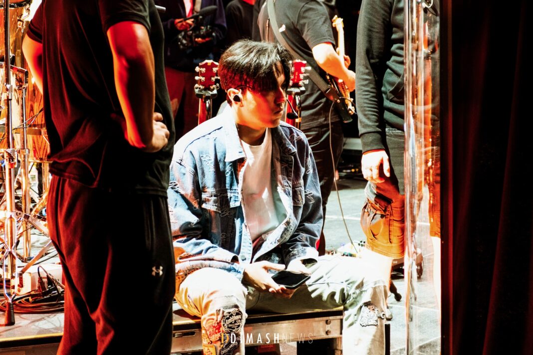 “Stranger” backstage, New York (October 5, 2025)