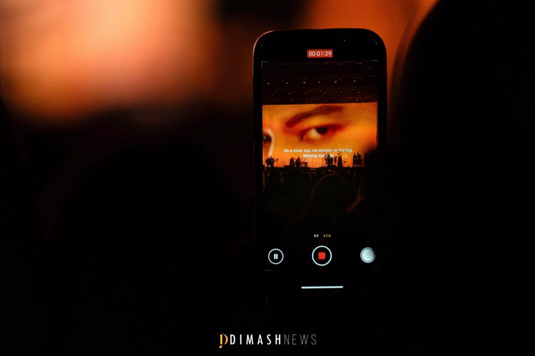 “Stranger” concert, Barcelona (November 8, 2025)