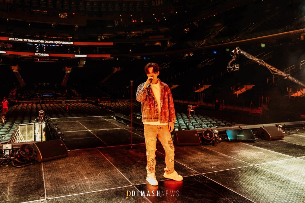 “Stranger” backstage, New York (October 5, 2025)