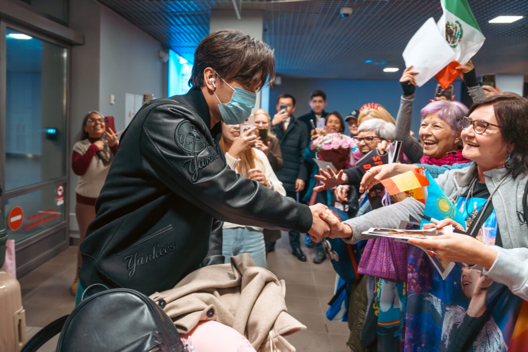 Dimash Qudaibergen Receives a Musical Instrument Included in Latvia’s Cultural Canon Dimash Qudaibergen Receives a Musical Instrument Included in Latvia’s Cultural Canon