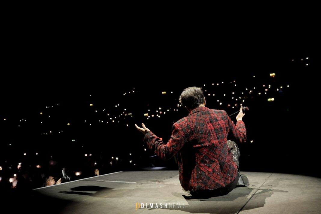 “Stranger” concert, London (November 12, 2025)