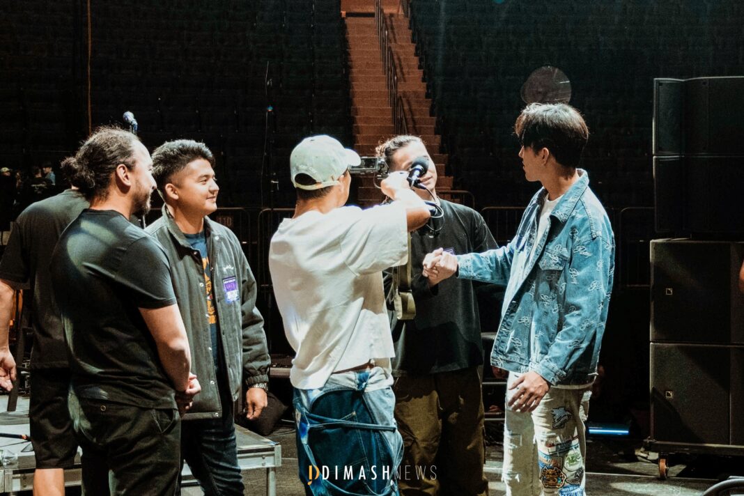 “Stranger” backstage, New York (October 5, 2025)