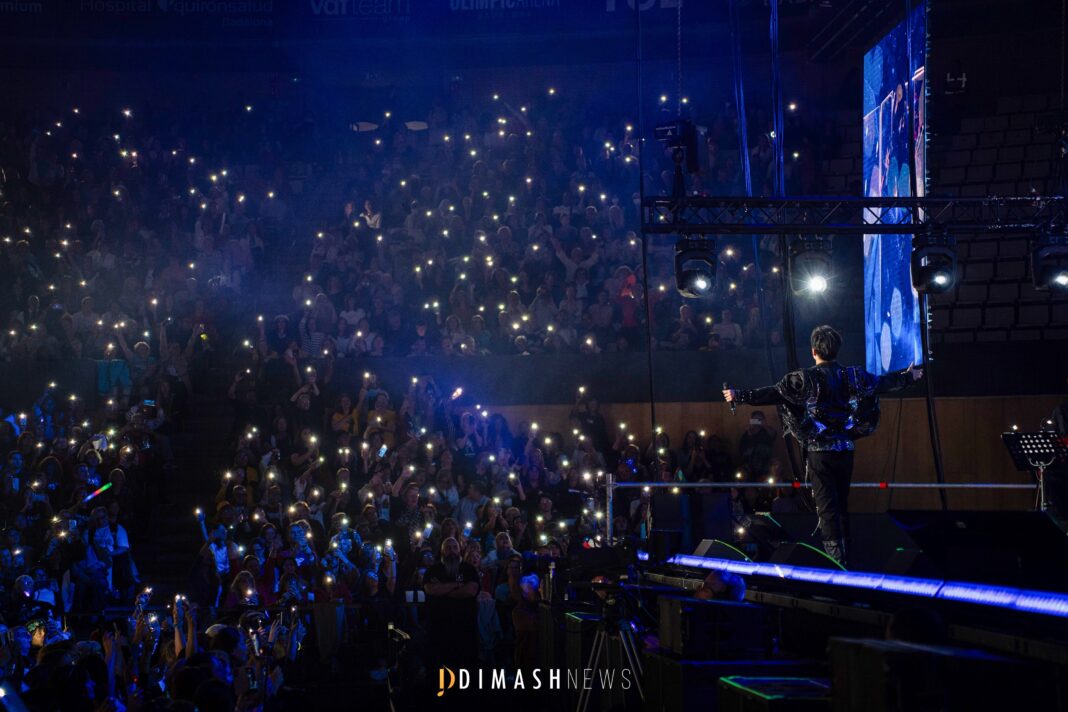 “Stranger” concert, Barcelona (November 8, 2025)