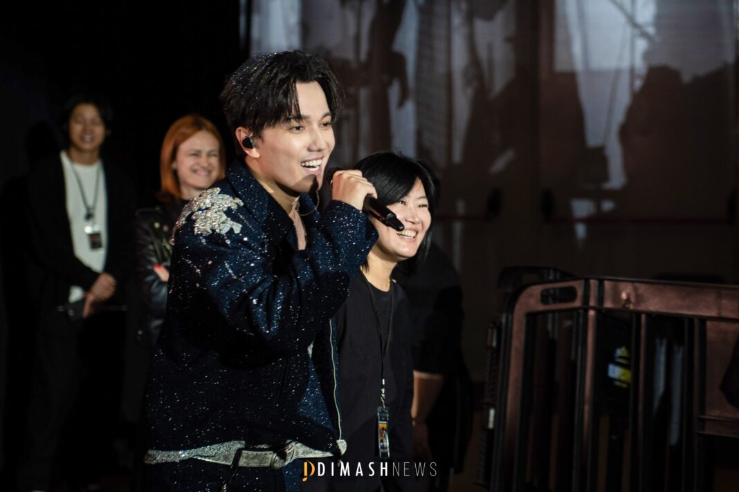 “Stranger” concert, Barcelona (November 8, 2025)