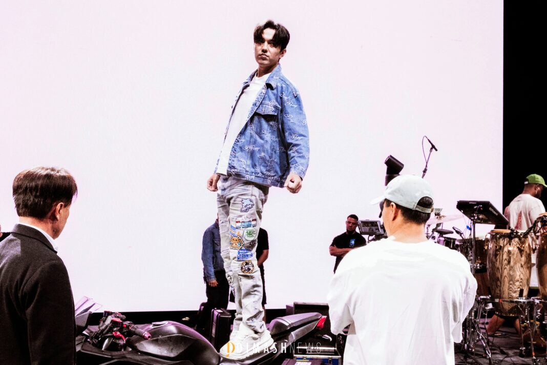 “Stranger” backstage, New York (October 5, 2025)