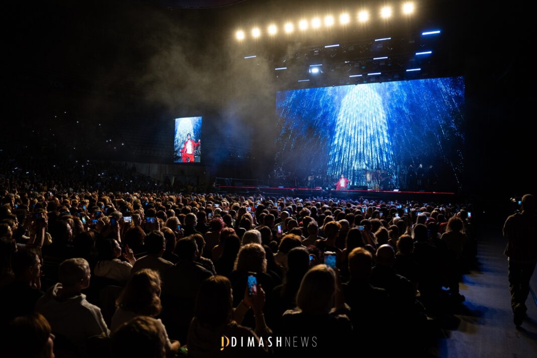 “Stranger” concert, Barcelona (November 8, 2025)