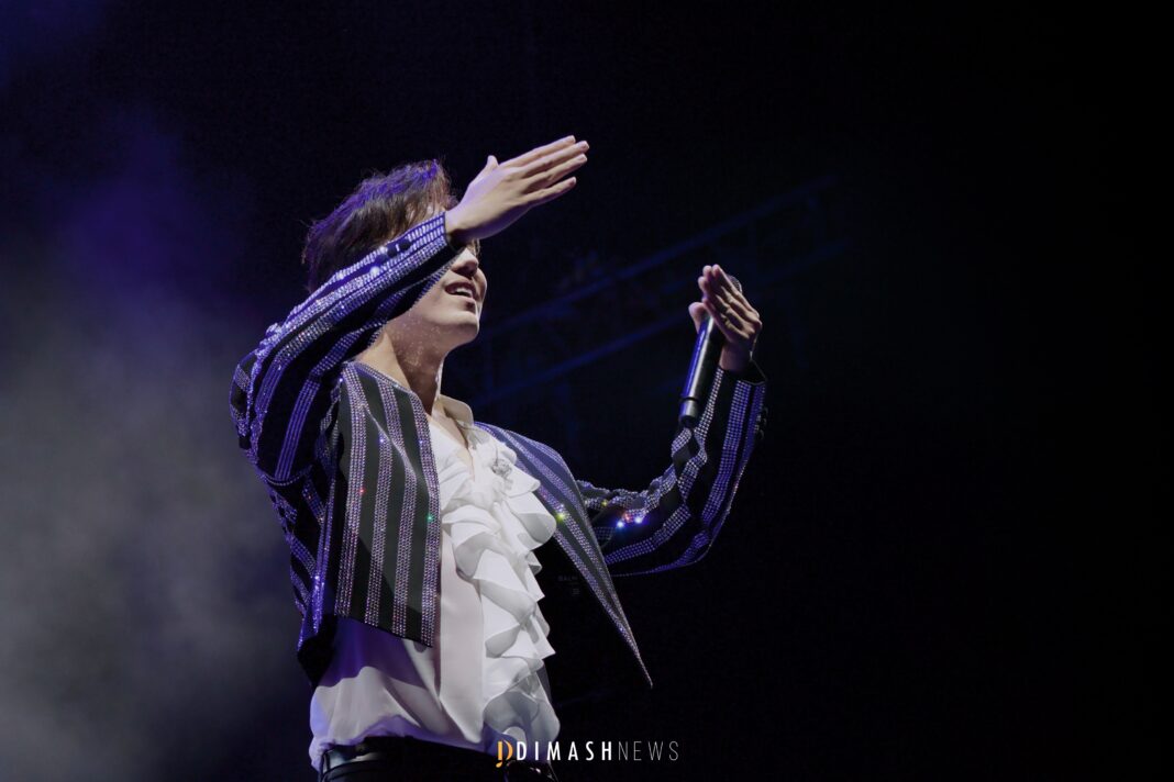 “Stranger” concert, London (November 12, 2025)