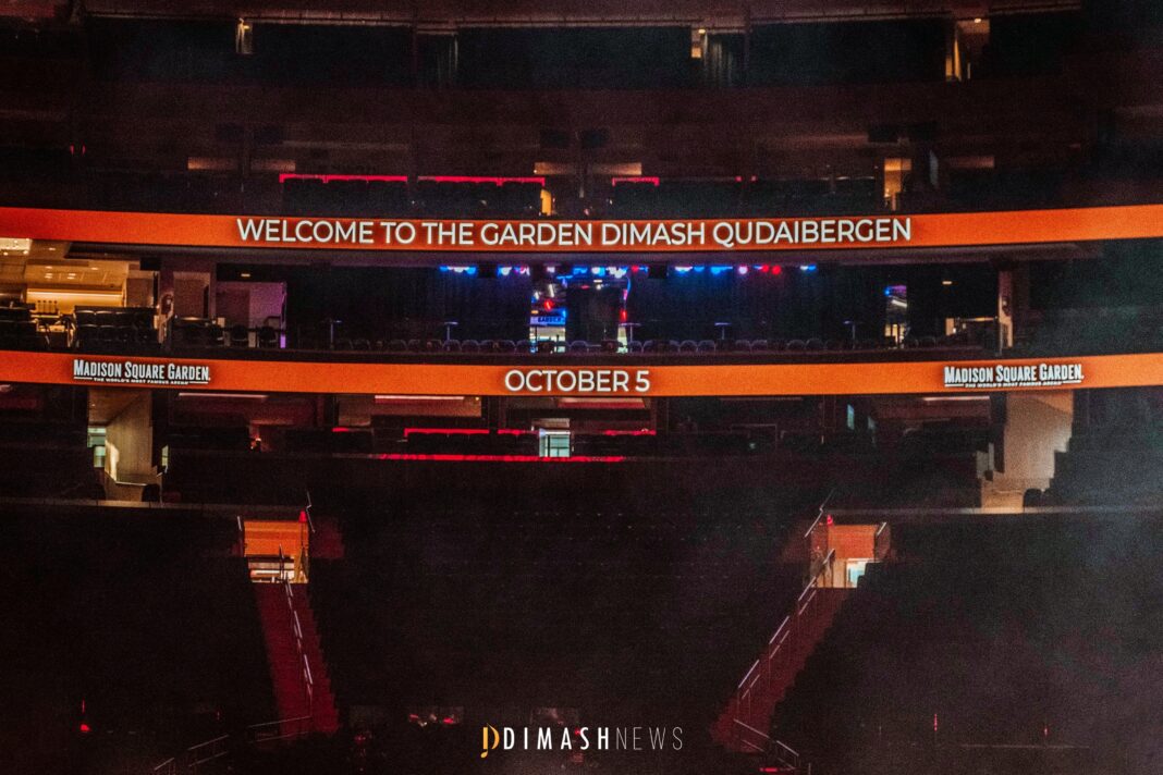 “Stranger” backstage, New York (October 5, 2025)